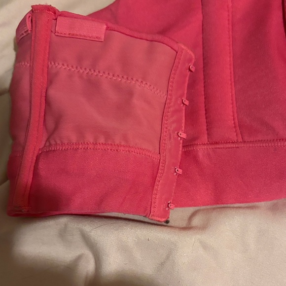 Cacique Comfort bliss Vibrant Pink Strapless Bra 42DD. Like new! - Picture 2 of 3